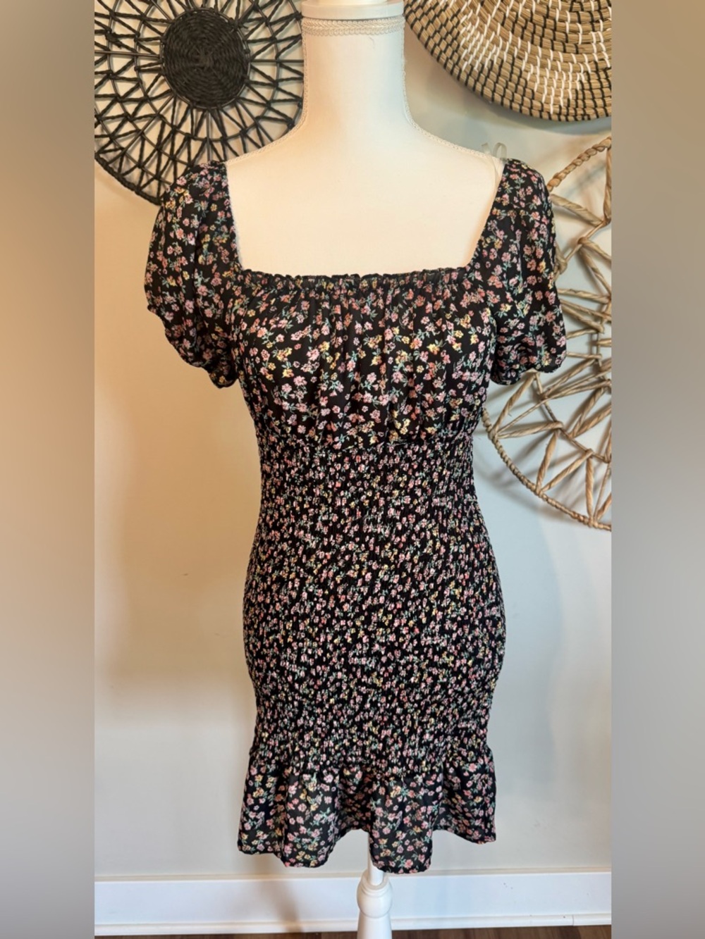 Rue21 Black Floral Juniors Smocked Midi Dress with Puff Sleeves Size‎ M